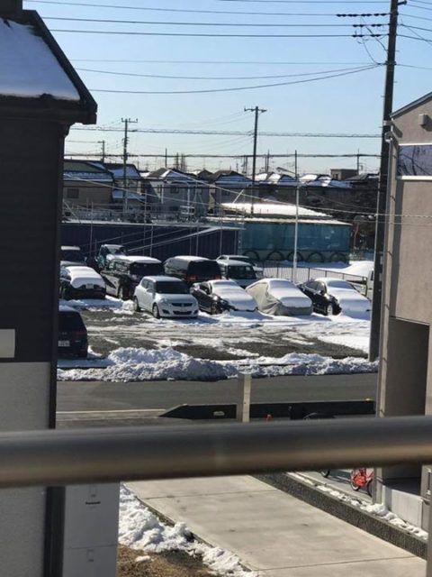 雪のためクローズ状態だった駐車場も雪かきでなんとか駐車出来るようになりました！